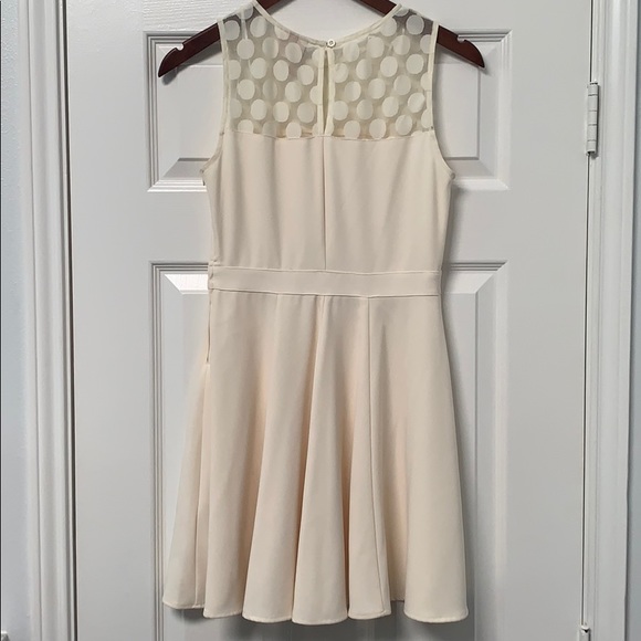 Cream midlength dress - Picture 2 of 3